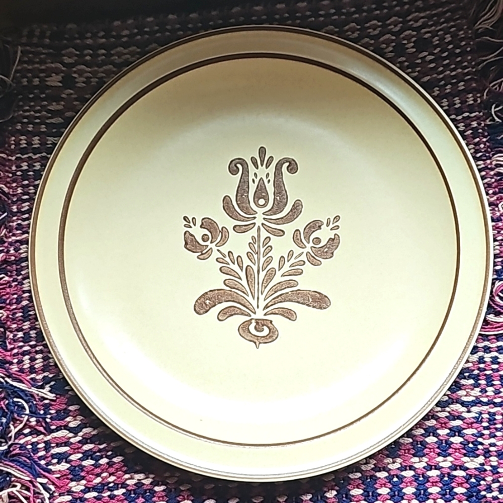Pfaltzgraff Village Dinner Plate